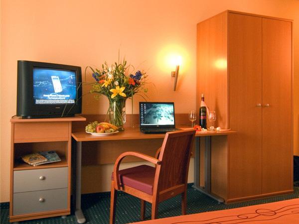 Center Hotel Drive Inn Hirschaid Buitenkant foto